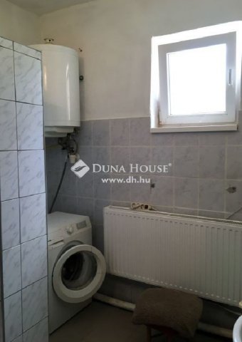 Eladó családi ház, Pétfürdőn 69.9 M Ft, 3 szobás