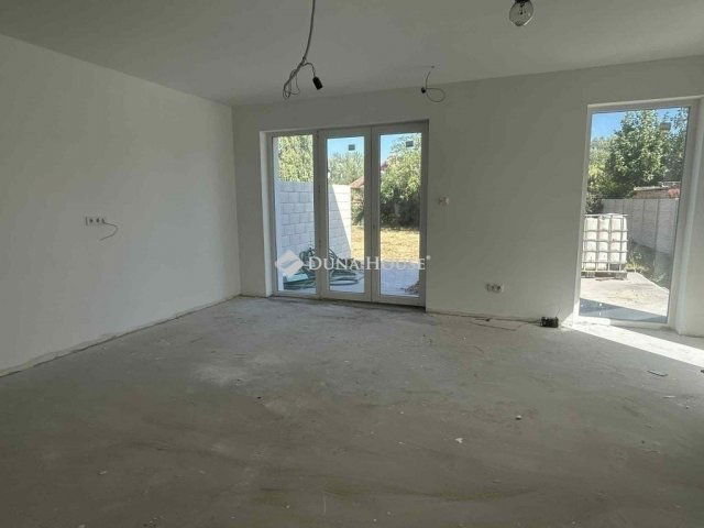 Eladó ikerház, Budapesten, XVIII. kerületben 173 M Ft, 5 szobás