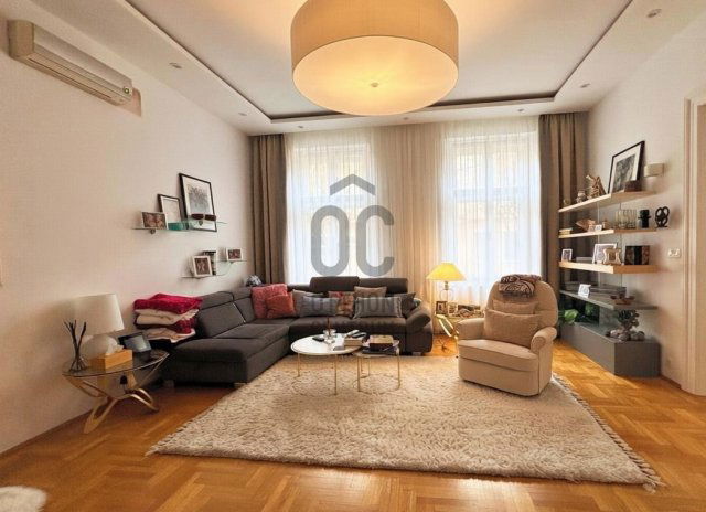 Eladó családi ház, Debrecenben 405 M Ft, 10 szobás