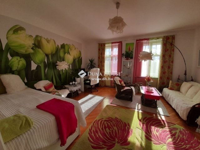 Eladó téglalakás, Gödöllőn 69.9 M Ft, 2 szobás