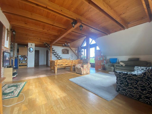 Eladó családi ház, Komlón 79.5 M Ft, 7 szobás