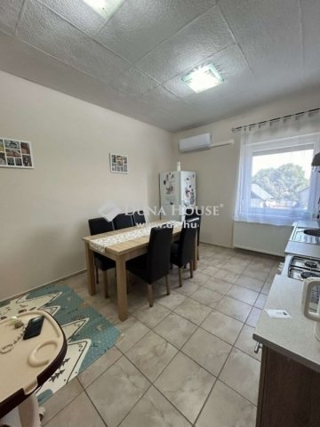 Eladó családi ház, Monoron 110 M Ft, 4 szobás