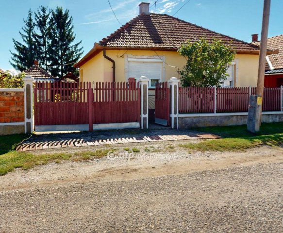 Eladó családi ház, Szendrőn 13.7 M Ft, 3 szobás