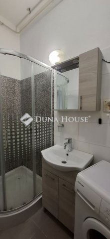 Eladó téglalakás, Pécsett 49.9 M Ft, 1+1 szobás