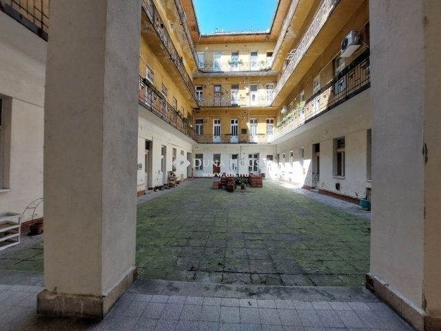 Eladó téglalakás, Budapesten, XI. kerületben 148.5 M Ft