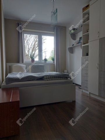 Eladó téglalakás, Nagybajcson 73.8 M Ft, 3 szobás