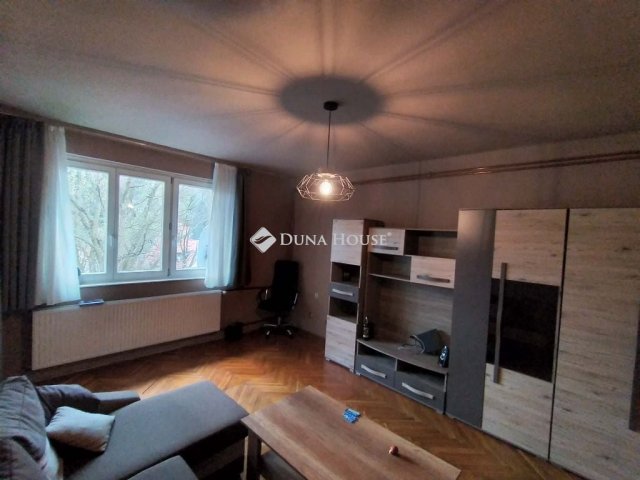 Eladó téglalakás, Vasváron 32 M Ft, 3 szobás