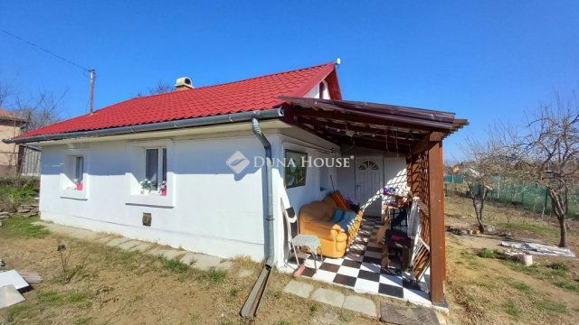 Eladó családi ház, Debrecenben 24 M Ft, 2 szobás