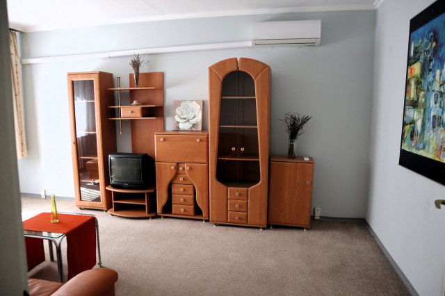 Kiadó panellakás, albérlet, Szegeden 150 E Ft / hó, 2 szobás