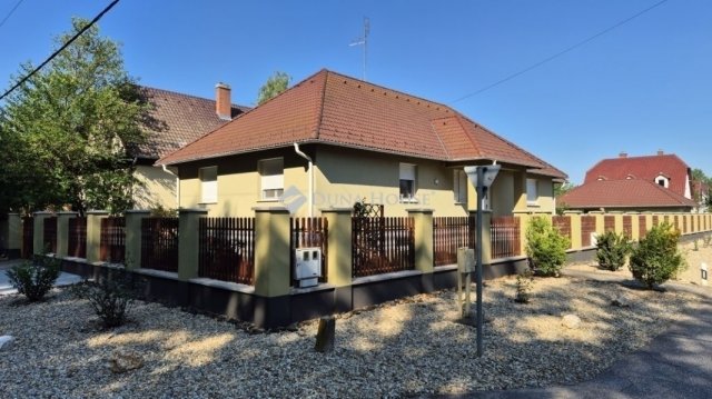 Eladó családi ház, Kecskeméten 135 M Ft, 5 szobás