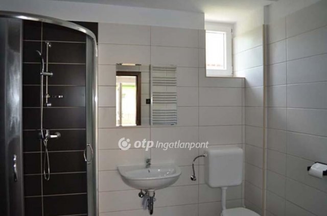 Eladó családi ház, Gárdonyban 150 M Ft, 5+5 szobás