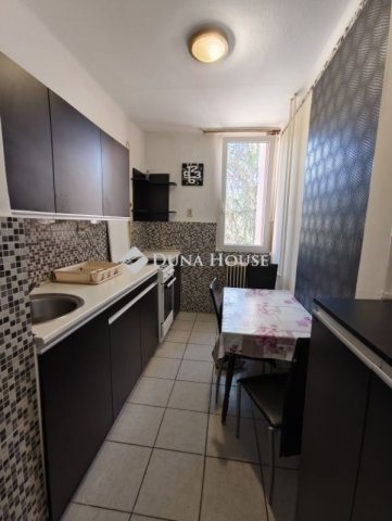 Eladó téglalakás, Szombathelyen 38 M Ft, 2 szobás