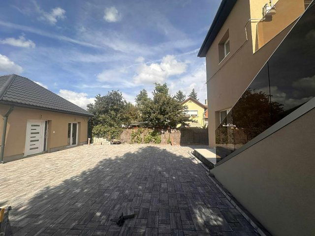 Eladó családi ház, Budapesten, XV. kerületben 85 M Ft, 4 szobás