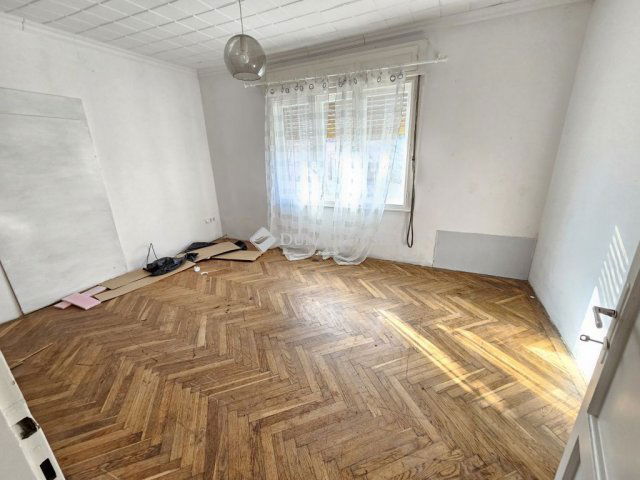 Eladó családi ház, Balatonalmádiban 27 M Ft, 1 szobás