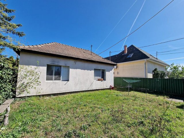 Eladó családi ház, Dunakeszin 89.9 M Ft, 3 szobás