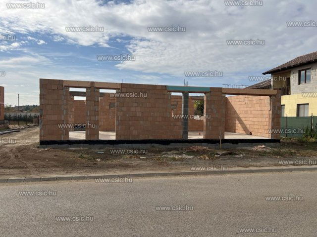 Eladó családi ház, Budapesten, XVIII. kerületben 169.9 M Ft