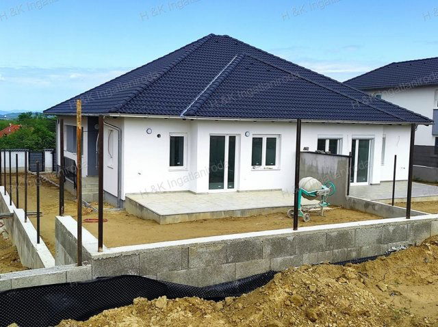 Eladó ikerház, Őrbottyánban 97.5 M Ft, 4 szobás