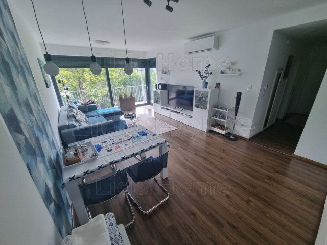Eladó téglalakás, Siófokon 125 M Ft, 3 szobás