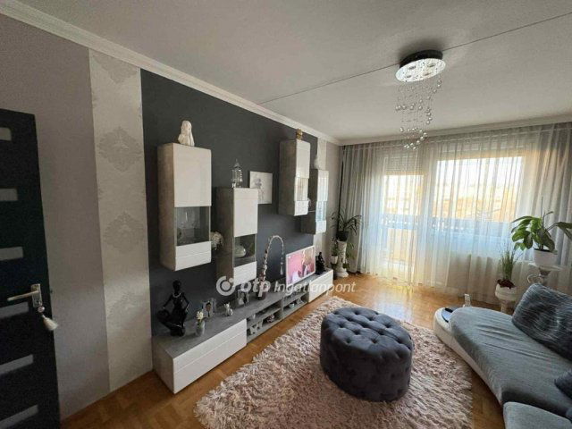 Eladó panellakás, Hajdúszoboszlón 72.69 M Ft, 3+1 szobás