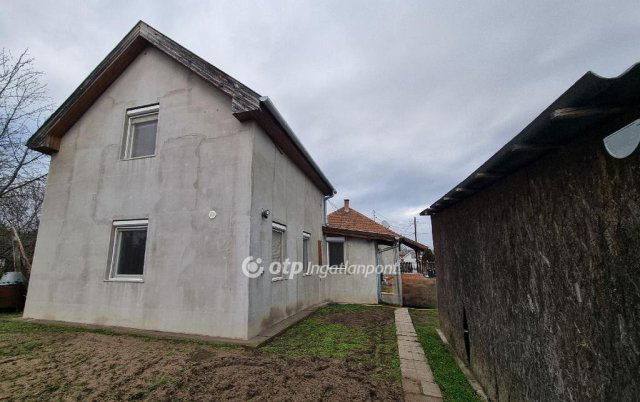Eladó családi ház, Albertirsán 72.9 M Ft, 6+2 szobás