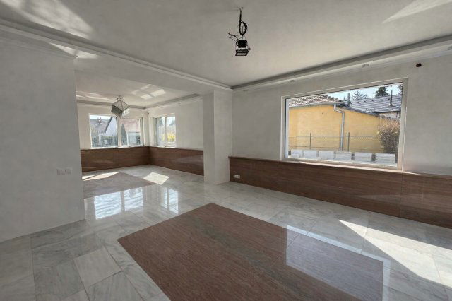 Eladó családi ház, Gödön 139.9 M Ft, 2 szobás