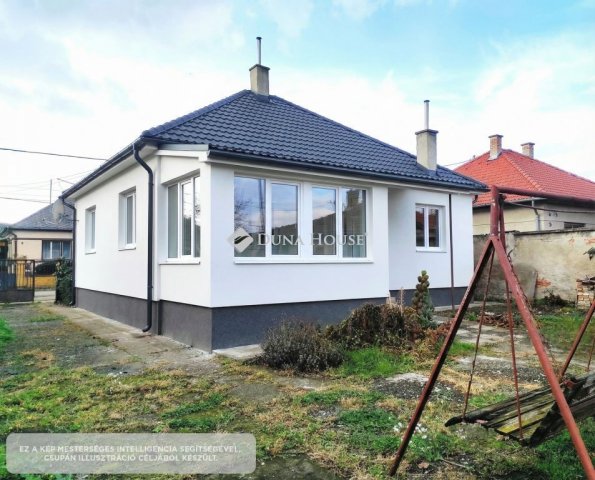 Eladó családi ház, Hatvanban 55 M Ft, 2 szobás