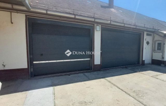 Eladó családi ház, Makón 79.99 M Ft, 4 szobás