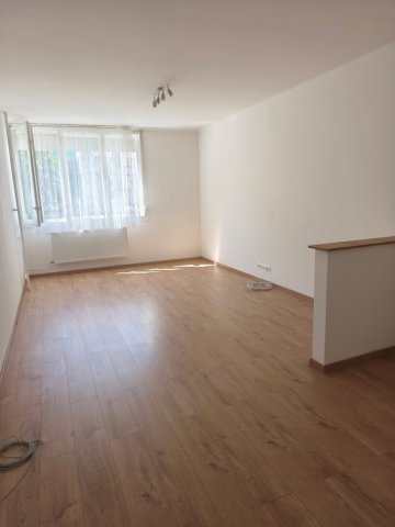 Kiadó téglalakás, albérlet, Tatabányán 160 E Ft / hó