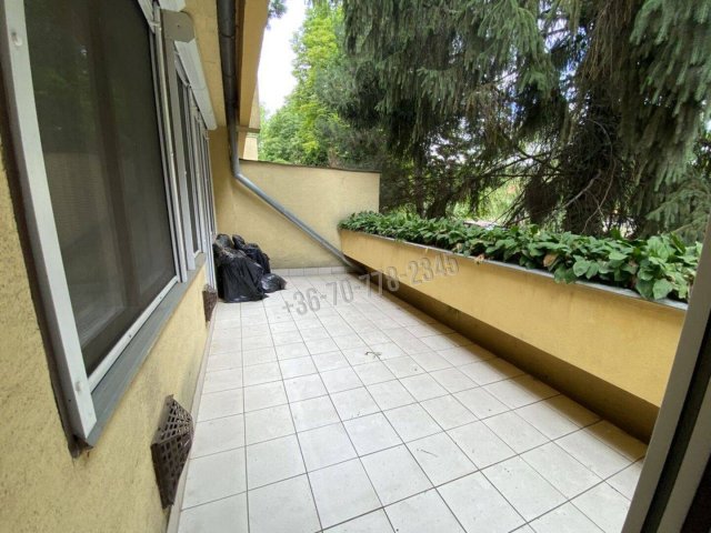 Eladó téglalakás, Békéscsabán, Derkovits soron 68 M Ft