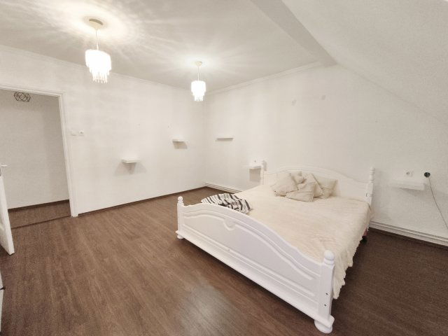 Eladó családi ház, Adonyban 100 M Ft, 4 szobás