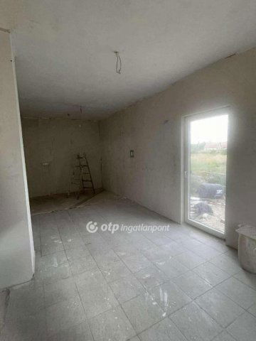 Eladó családi ház, Poroszlón 13 M Ft, 2 szobás