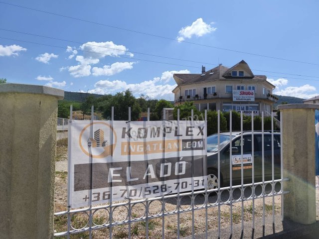 Eladó ipari ingatlan, Vértesszőlősön 399.9 M Ft