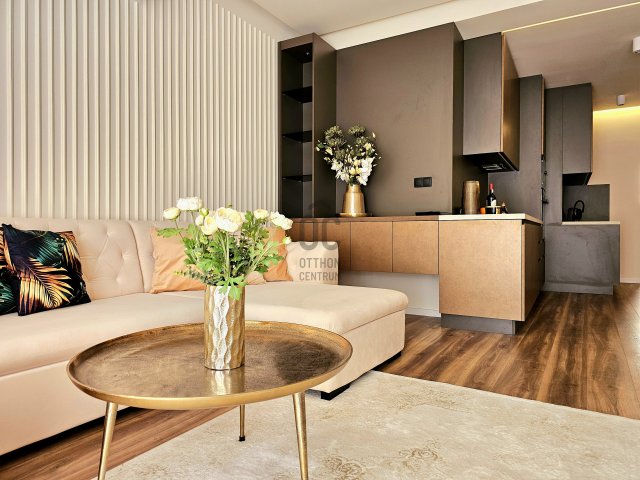 Kiadó téglalakás, albérlet, Budapesten, V. kerületben, 3 szobás