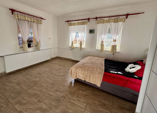 Eladó családi ház, Gesztelyben 26.9 M Ft, 3 szobás