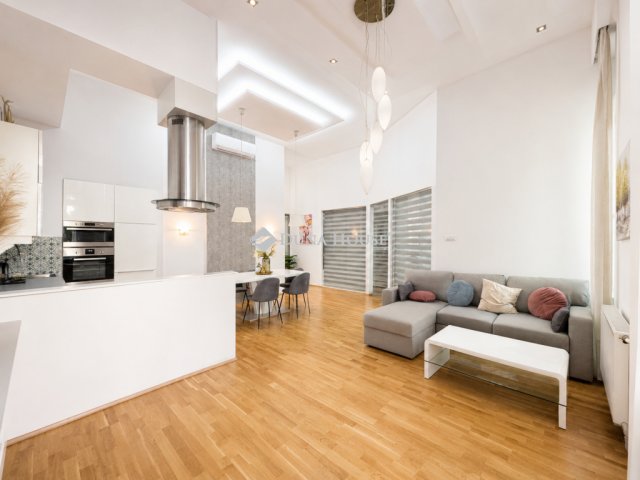 Eladó téglalakás, Budapesten, VI. kerületben 150 M Ft, 3 szobás