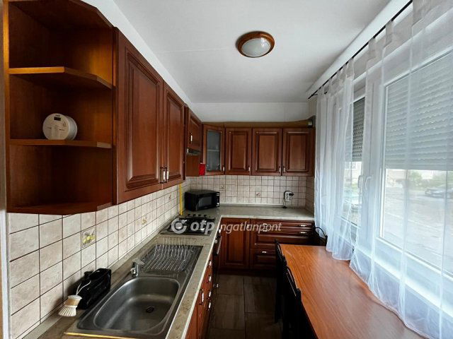 Eladó panellakás, Debrecenben 68.6 M Ft, 2+2 szobás