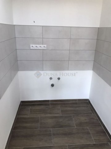 Eladó családi ház, Budapesten, XVIII. kerületben 115.3 M Ft