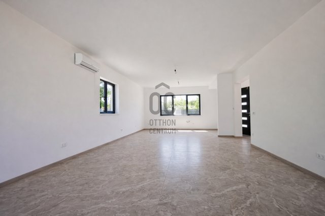 Eladó családi ház, Székesfehérvárott 199 M Ft, 5 szobás