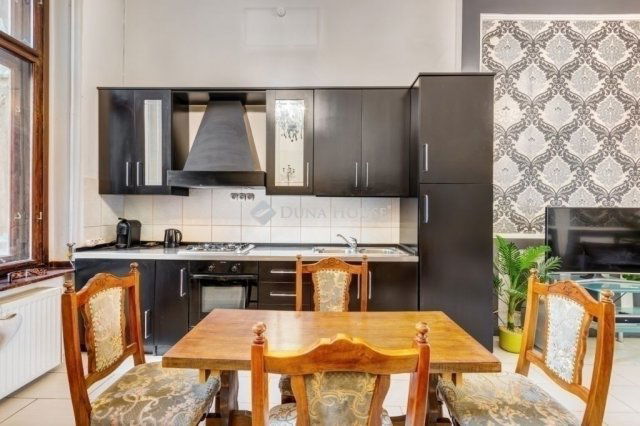 Eladó téglalakás, Budapesten, VII. kerületben 120.49 M Ft