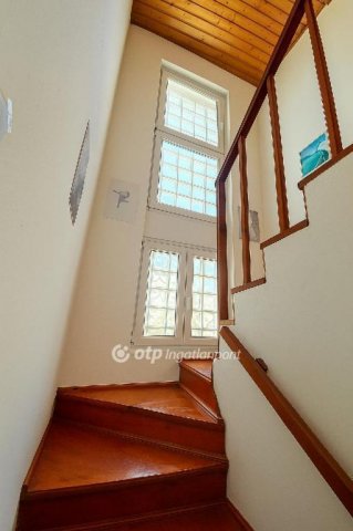 Eladó családi ház, Kiskunlacházán 79.9 M Ft, 5 szobás