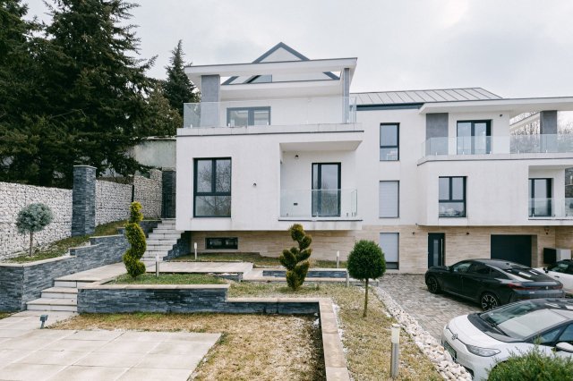 Eladó ikerház, Ürömön 229 M Ft, 4 szobás