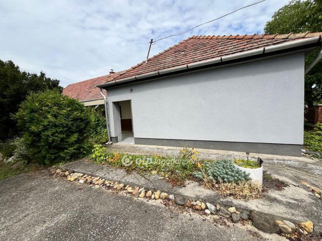 Eladó családi ház, Adonyban 41 M Ft, 2 szobás