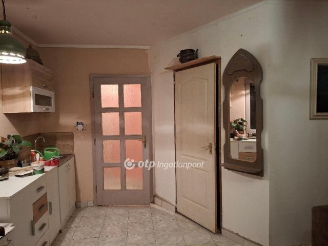 Eladó családi ház, Gárdonyban 79.9 M Ft, 6+1 szobás