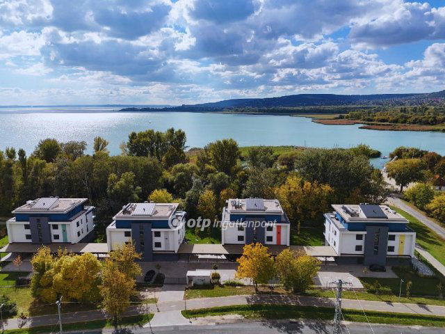 Eladó nyaraló, Balatonfűzfőn 129 M Ft, 3 szobás