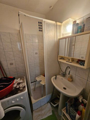 Eladó panellakás, Pécsett, József Attila utcában 43.5 M Ft