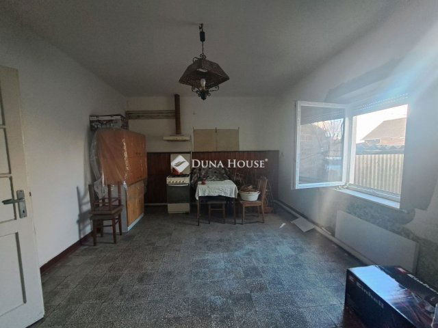 Eladó családi ház, Mohácson 26.99 M Ft, 4 szobás