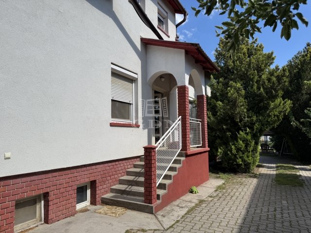 Eladó családi ház, Pákozdon 140 M Ft, 6+1 szobás
