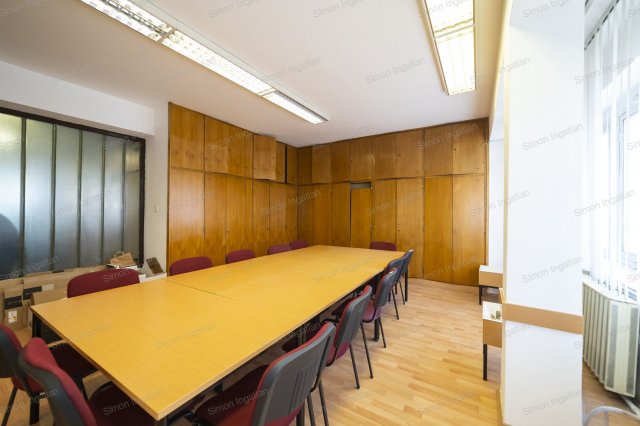 Eladó iroda, Kecskeméten, Csányi János körúton 22.75 M Ft