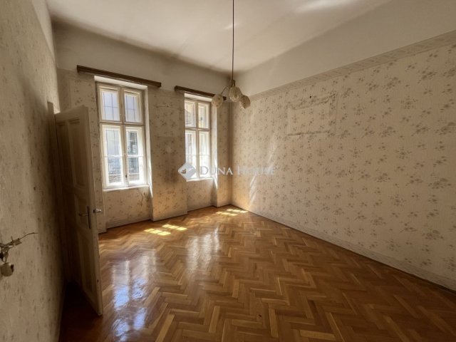 Eladó téglalakás, Budapesten, VIII. kerületben 34 M Ft, 1 szobás