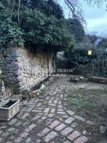 Eladó ikerház, Pécsett 97 M Ft, 5 szobás / költözzbe.hu